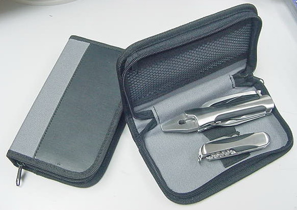 Multifunctional outdoor tools set