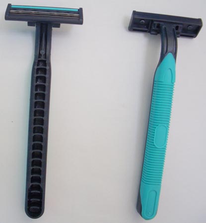 disposable razor(rubber handle)