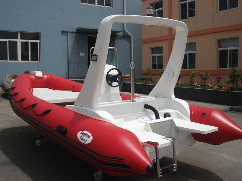 Rigid inflatable boat HYP520