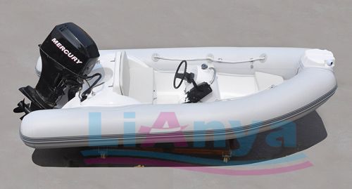 Rigid inflatable boat LY380CE