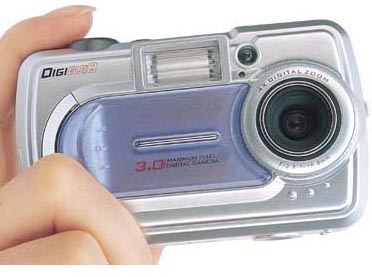 2.0 MP CMOS Digital Camera With TFT display 