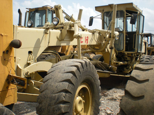 Used komatsu GD705A motor grader 