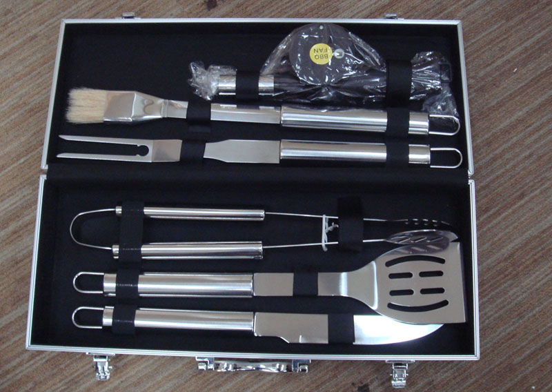 Stainless steel BBQ tool kits with aluminum case