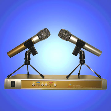 UHF wireless microphone system