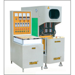 Bottle Blow Moulding Machine