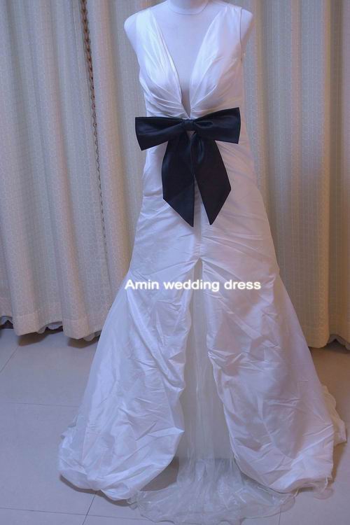 Taffeta bridal wedding gown from Amin wedding dres