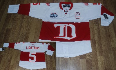 2009 #5 LIDSTROM red wing Detroit Red Wings with t