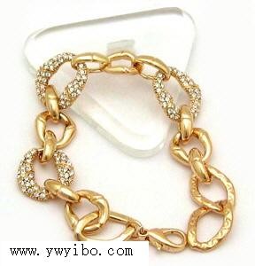 Fashionable bone chain