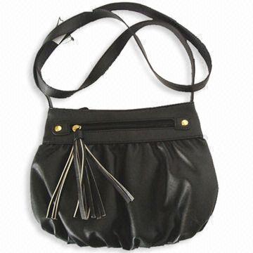 Lady's Handbag with One Zipper Pocket on Front