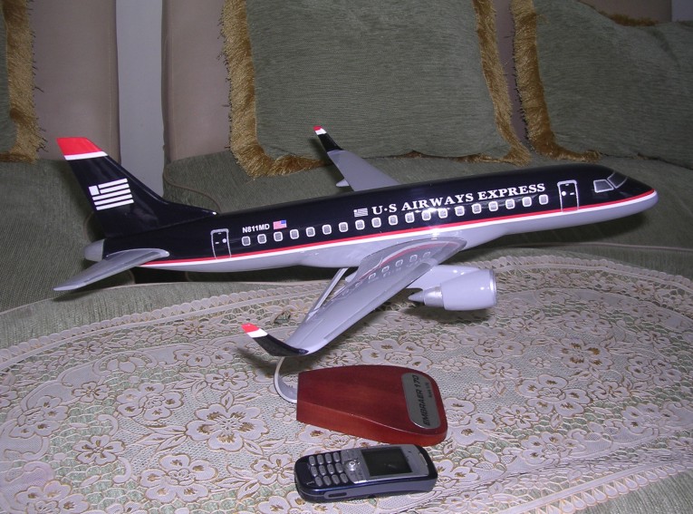 airplane model ERJ 170 US AIRWAYS