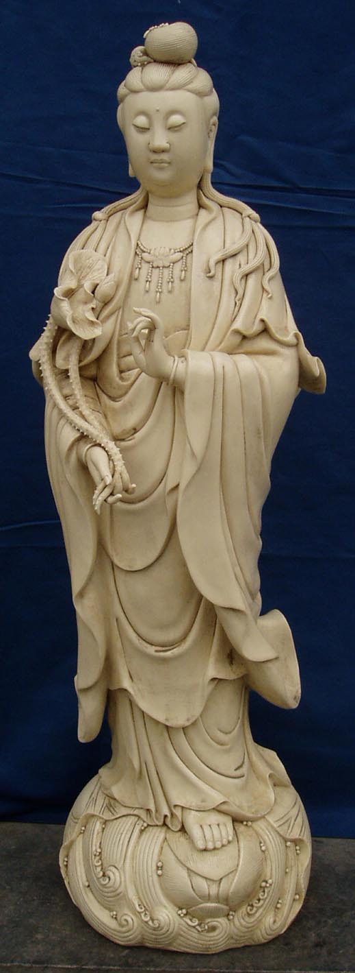 Excellent White Dehua Porcelain Kwan-yin Statue