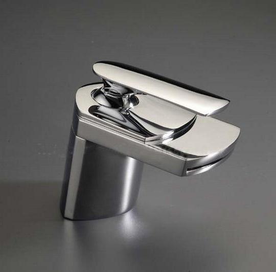 Waterfall basin mixer