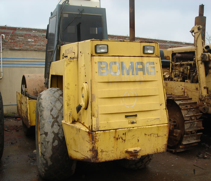 Roller BOMAG 219 