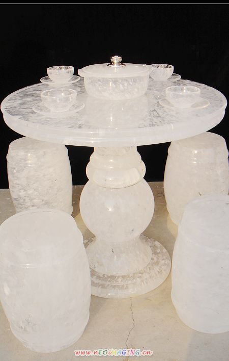 QUARTZ TABLE