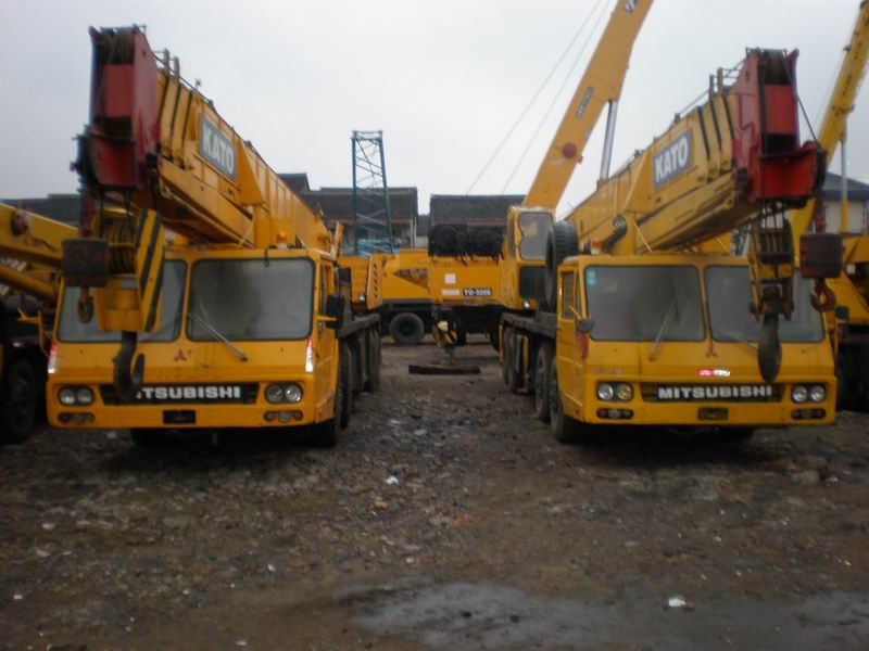 Sell 40 ton used kato crane