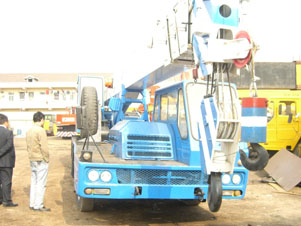 25ton truck crane for sell:Tadano tg250e