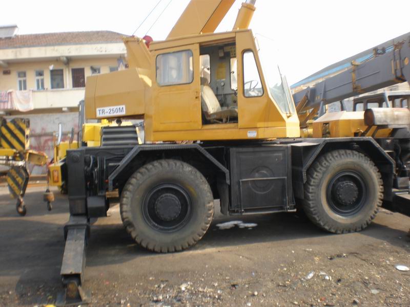 25 ton used tadano Cross-country suspended