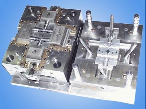 plastic injection mold 