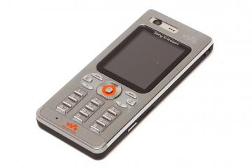 Sony Ericsson W880i Walkman Phone 