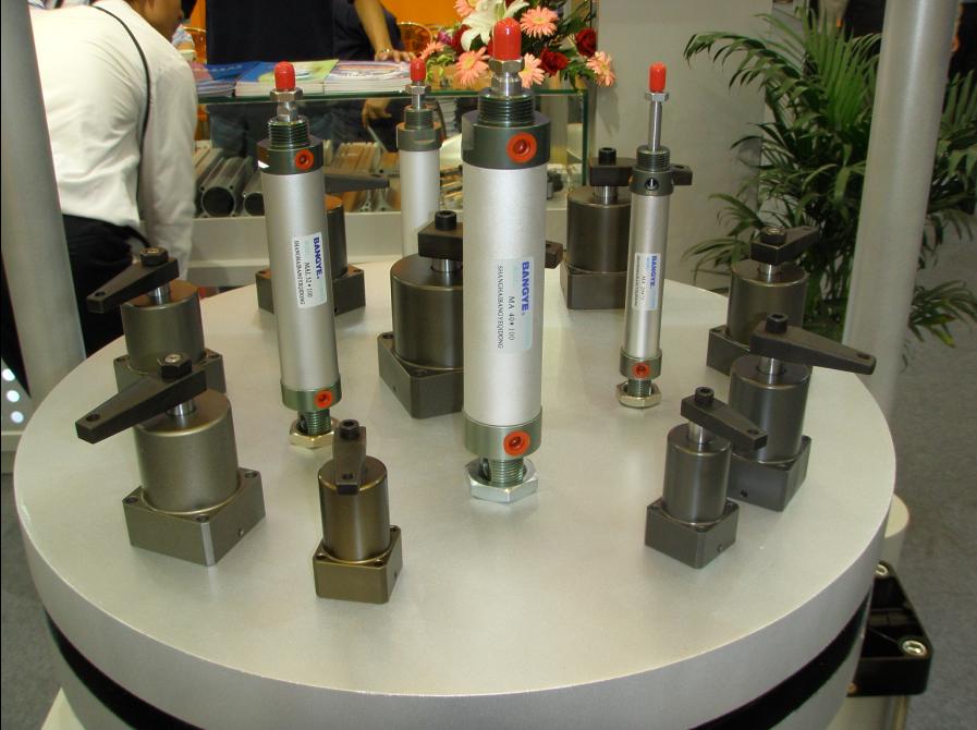 Air pneumatic cylinder