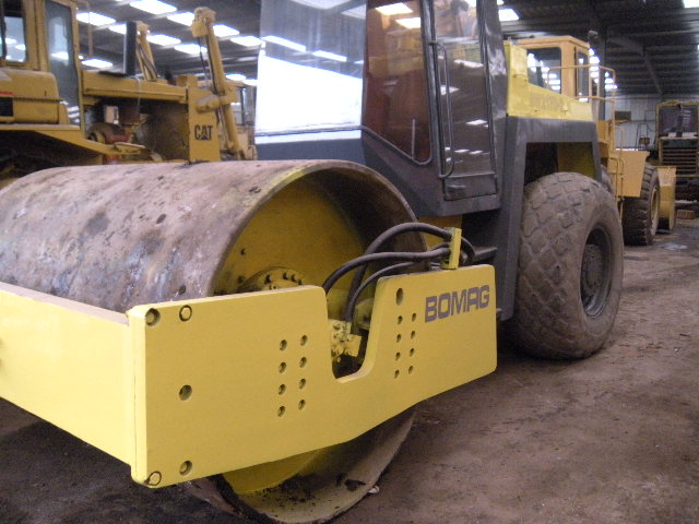 used road roller BOMAG BW217D-2 