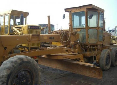 Used GD605R-2 motor grader 