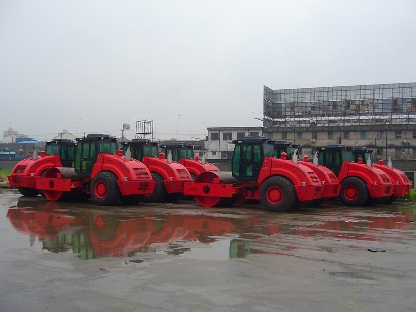 SINOWAY Vibratory Road Roller(LTD210H/LTD212H/LTD214H)