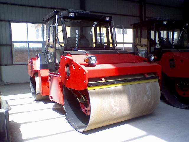 SINOWAY Tandem Vibratory Road Roller(LTC210/LTC212)