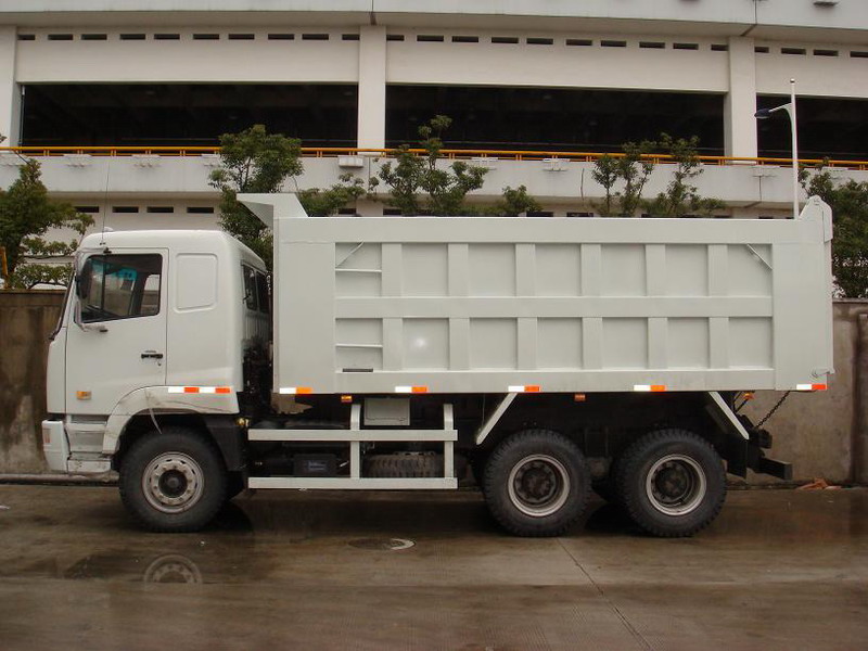 SINOWAY 6x4 Dump Truck (3320P35C)