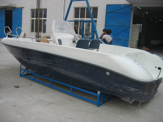 Motor Boat - 19ft(580cc) center console boat