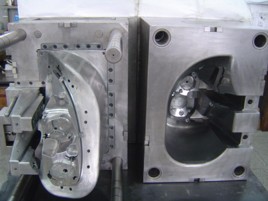 plastic injection mould 