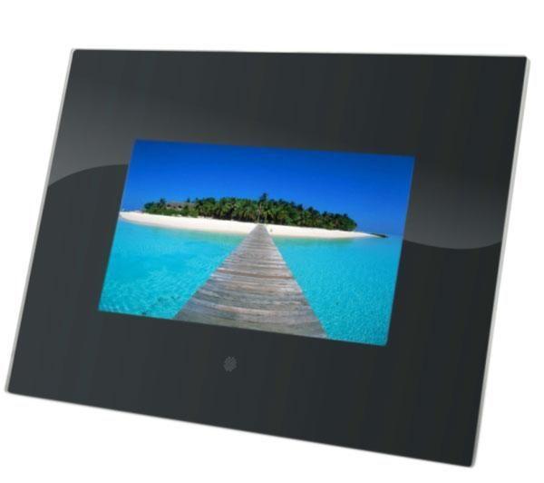 7-inch digital photo frame with MP3/MP4 function