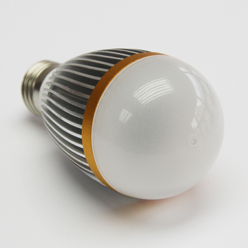 LED light bulb