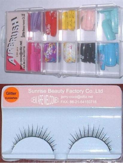 False eyelashes & Artificial nails