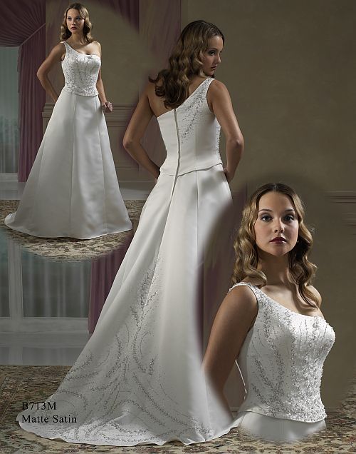 wedding dress/bridal gown