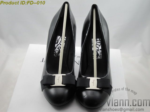 Ferragamo high heel pump FD--010