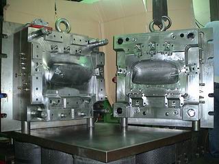 Plastic Injection Mold -- Auto Mold