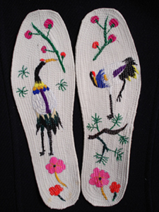 Handicraft (embroidery insole)