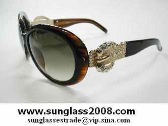 Gucci sunglass