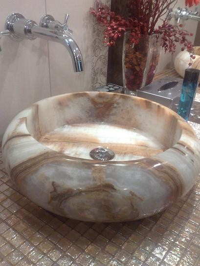 Marble bathtub