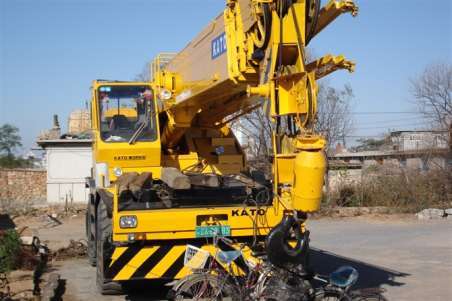  KATO NK250H-3 25T used truck crane for sale