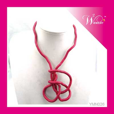 Newest Style Bendy Snake Necklace