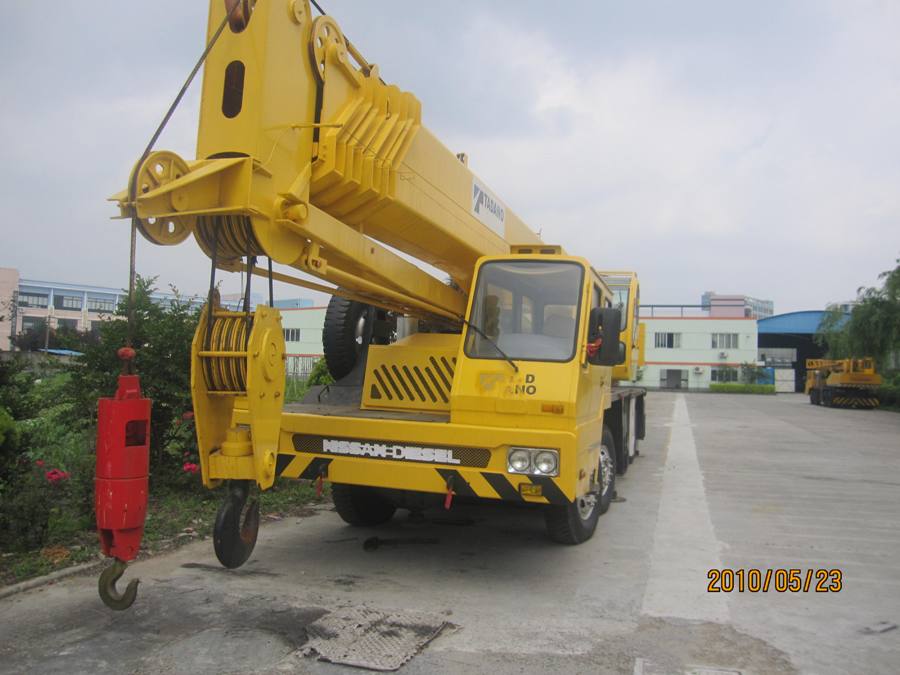 used crane 65t GT650E