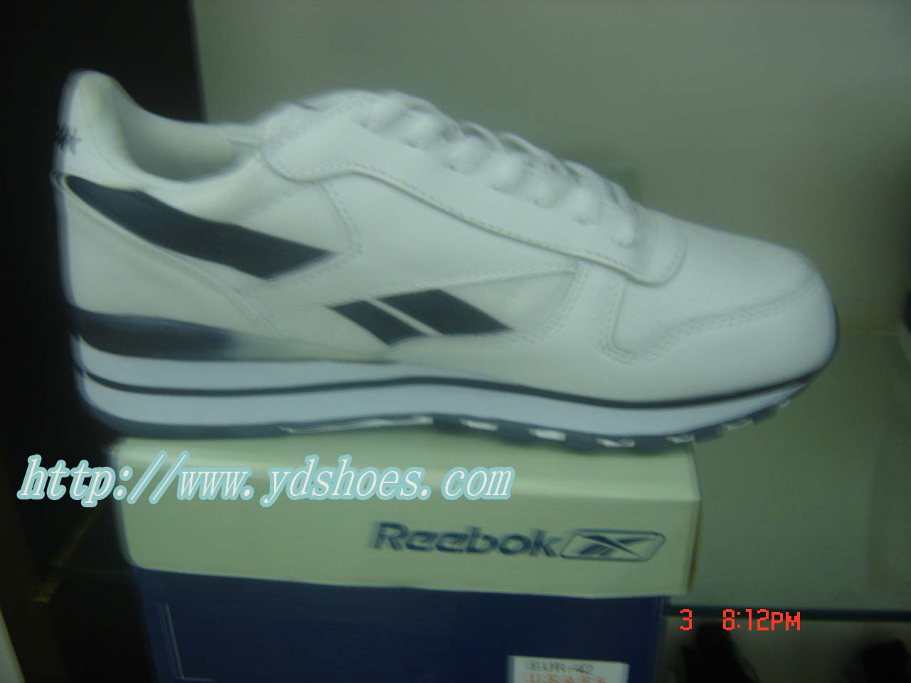 Supply Reebok shoes