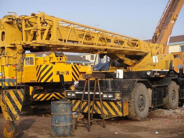 used tadano rough terrain crane 25t