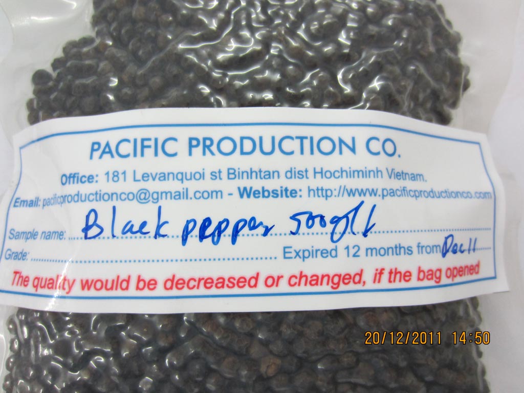VN BLACK, WHITE AND RED PEPPER
