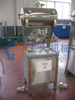 Bottle filling machine with double head       