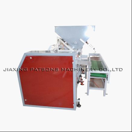 Auto stretching film rewinding machine