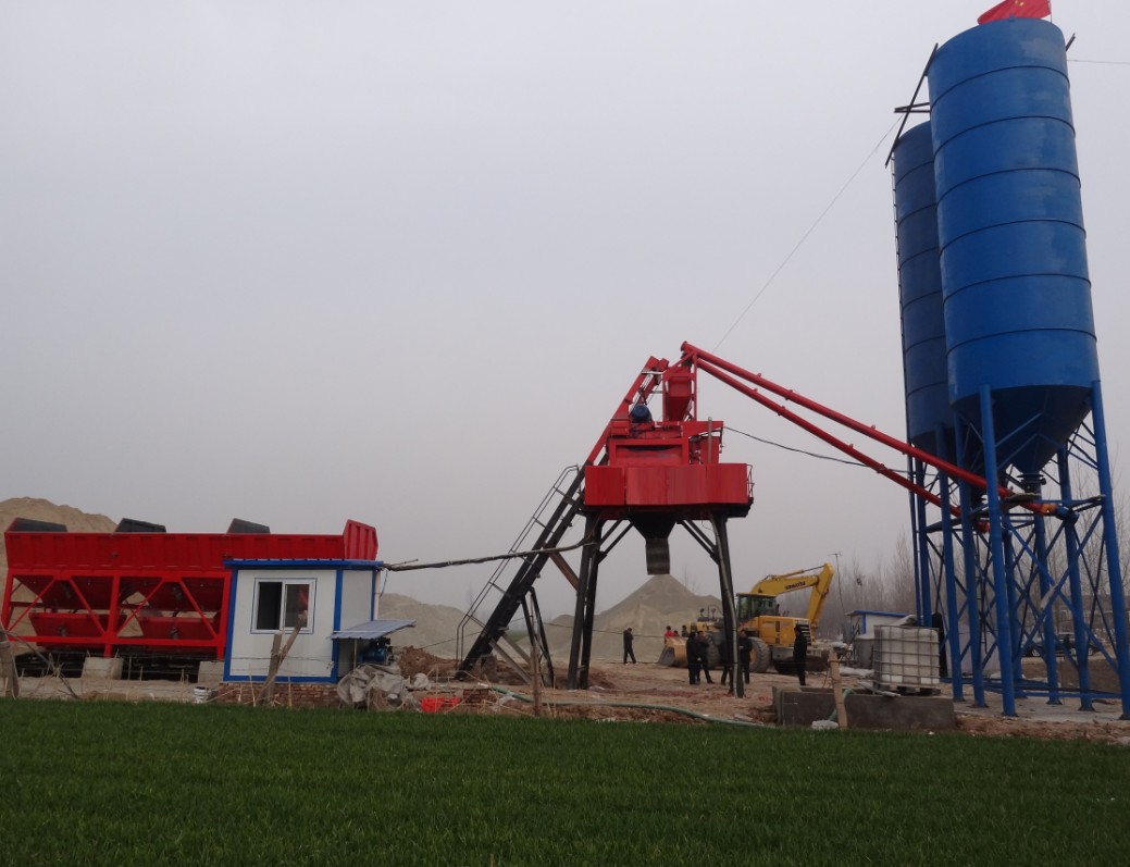 Hopper lift type concrete mixing plant