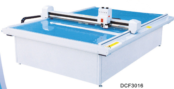 DCF 3016 garment computerized die cut flat bed cut